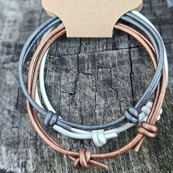 Adjustable Leather Pack of 3 Gunmetal Bronze and White Minimal Wristlet Gift Set - Picture 2 of 9